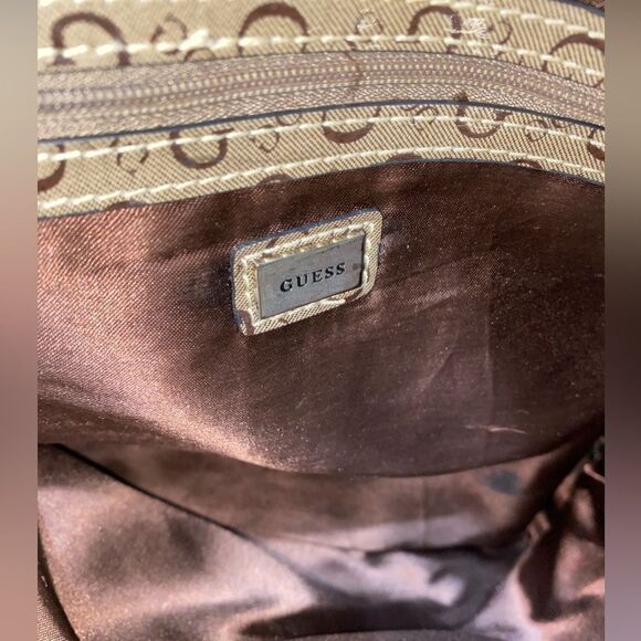 LARGE GUESS VINTAGE AND RARE SHOULDER PURSE - Picture 4 of 8